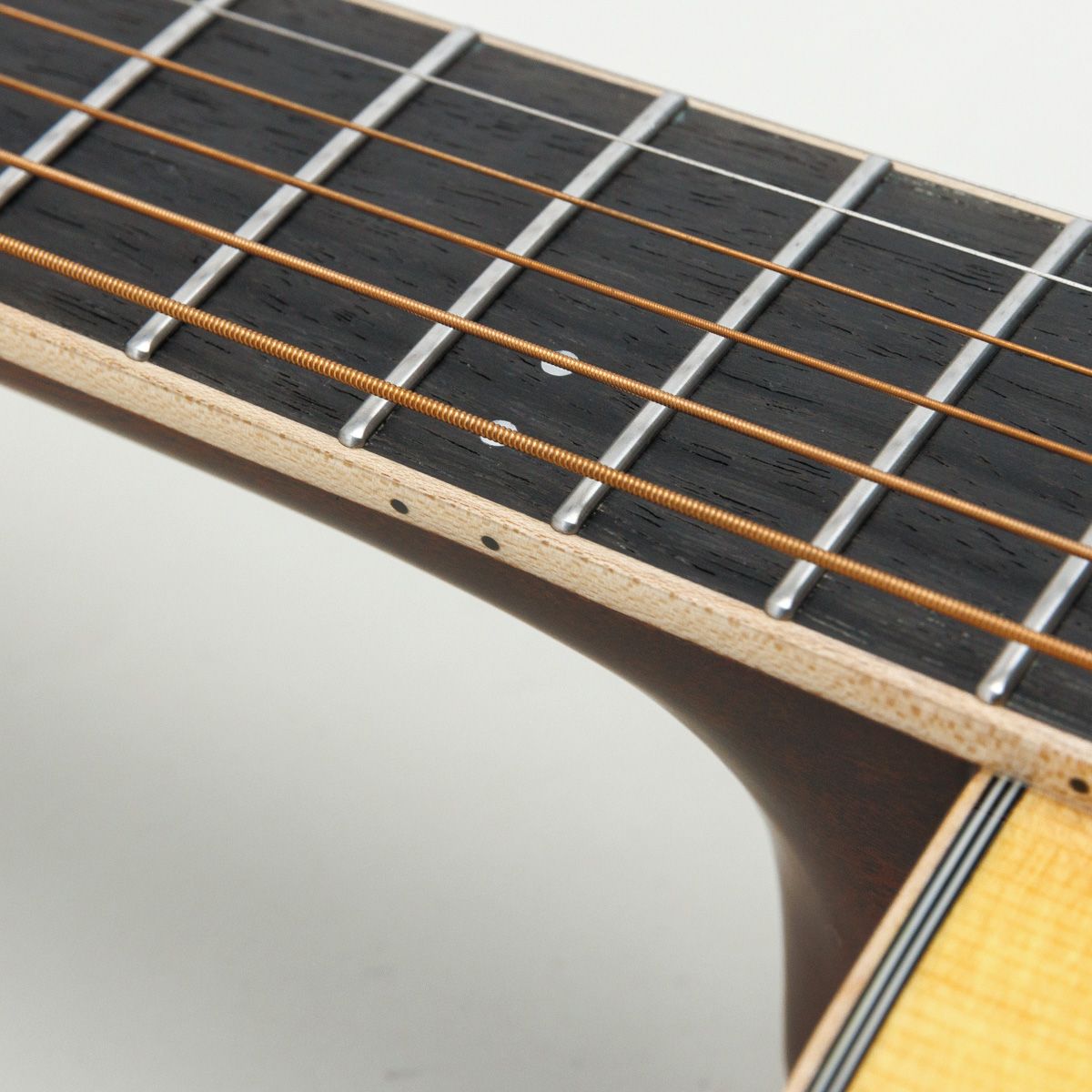 J-500S BLK ギター担当厳選 アコギ初心者セットエレアコ アジャスタブルサドル搭載 簡単弦高調整 フォークタイプ 関連画像