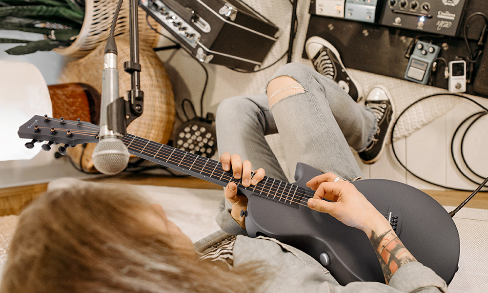 NOVA GO/SP1 WHエレアコ 生音エフェクト 軽量 薄型ボディ カーボンファイバー アコースティックギター ケース付属【国内正規品】 関連画像