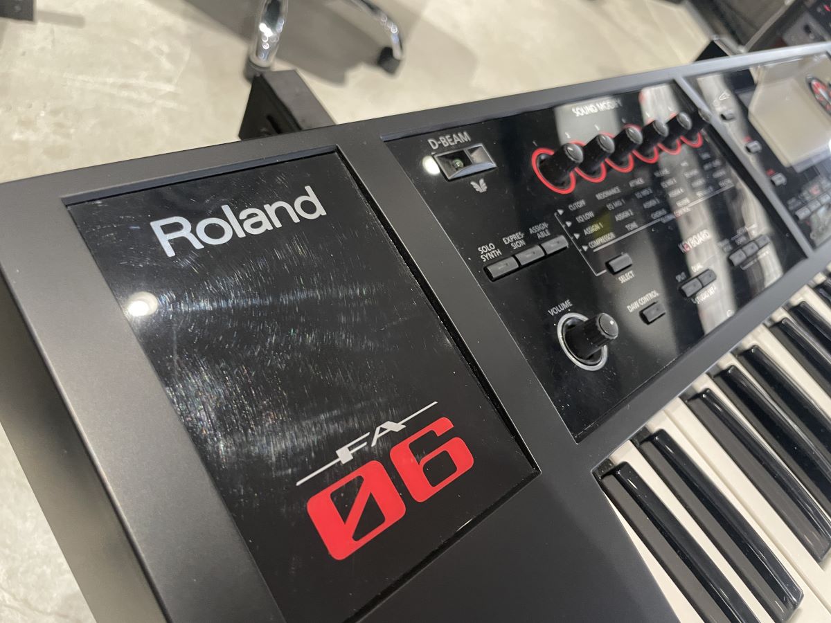 Roland FA-06 ブラック 61鍵盤FA06 専用ケース付き ローランド 
