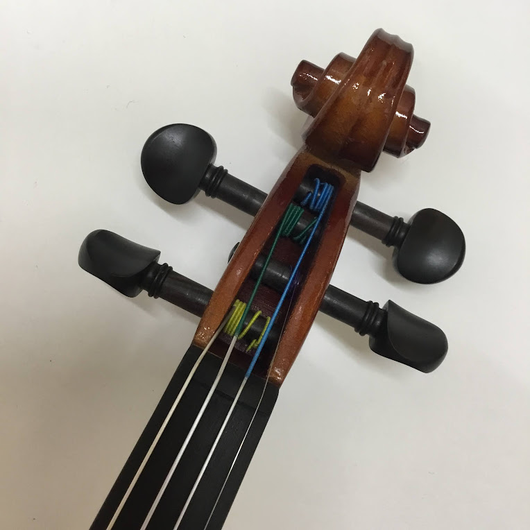 こちらはvsの何番でしょうかカルロジョルダーノ1/2 バイオリン - 弦楽器
