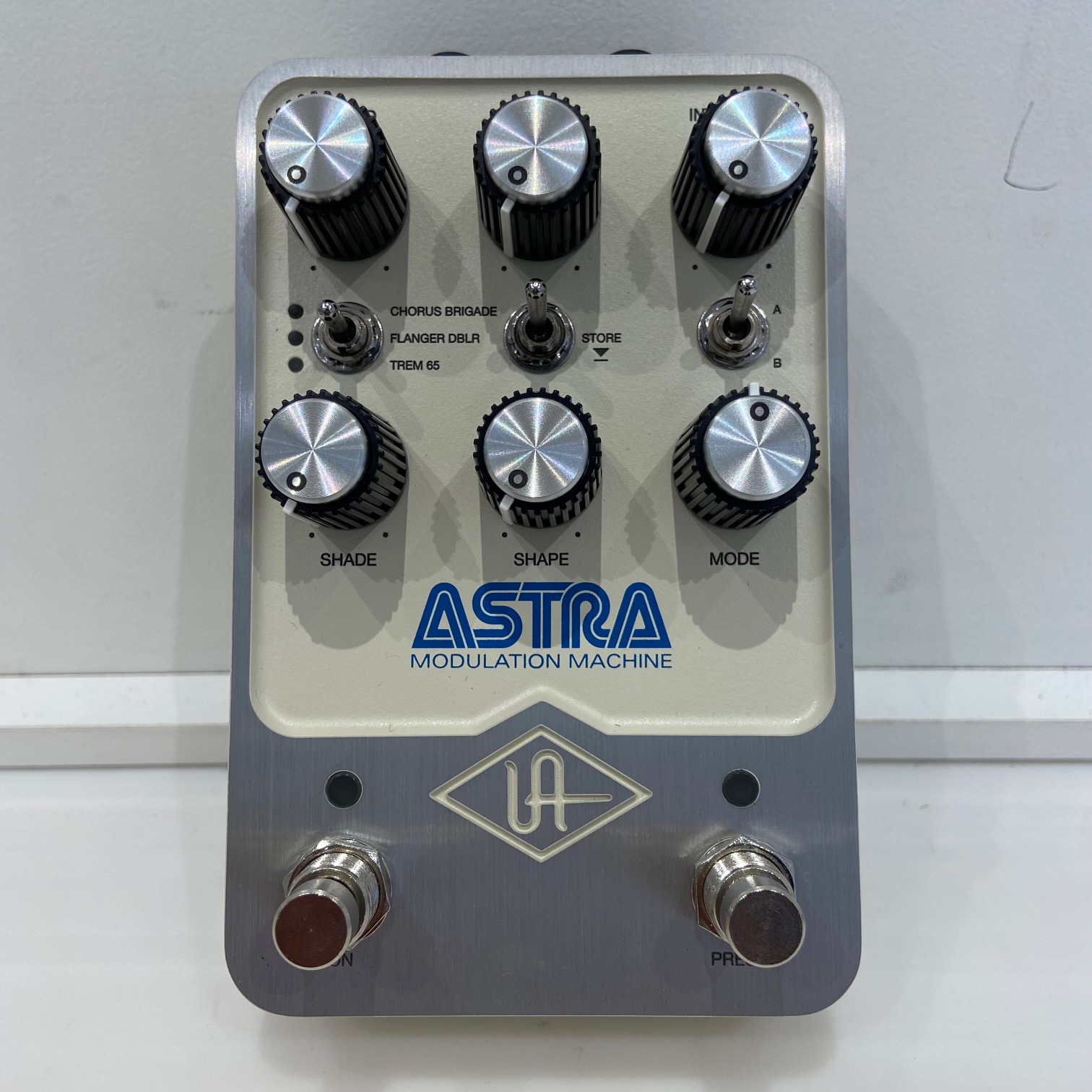 UNIVERSAL AUDIO UAFX Astra Modulation Machine 美品 ユニバーサル