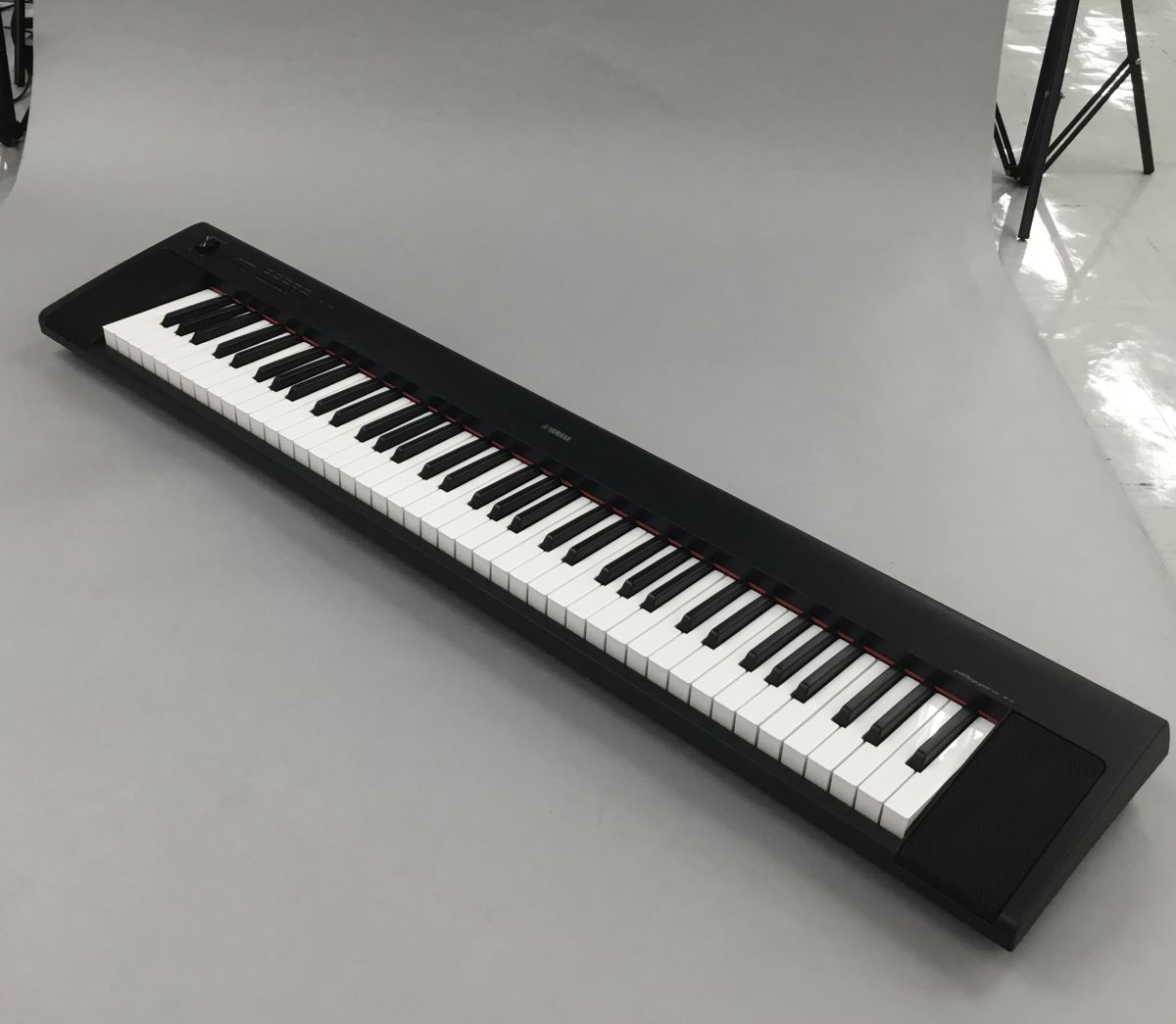 YAMAHA 電子キーボード NP-32B ブラック [76鍵盤][NP32B] - 鍵盤楽器