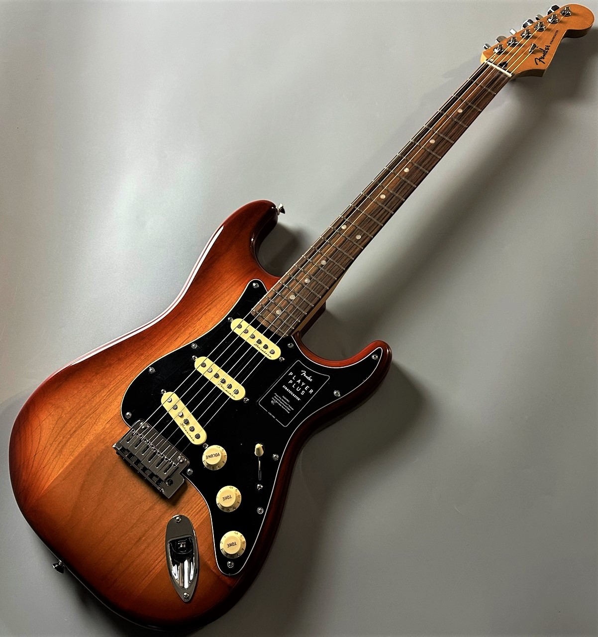 FENDER Player Plus Stratocaster サンバーストSatinU - ギター