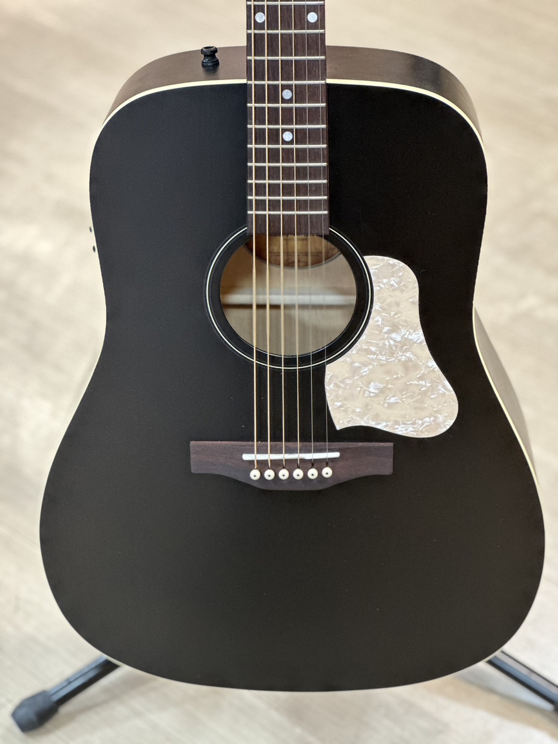 Art & Lutherie Americana Faded Black Q1T エレアコギター 