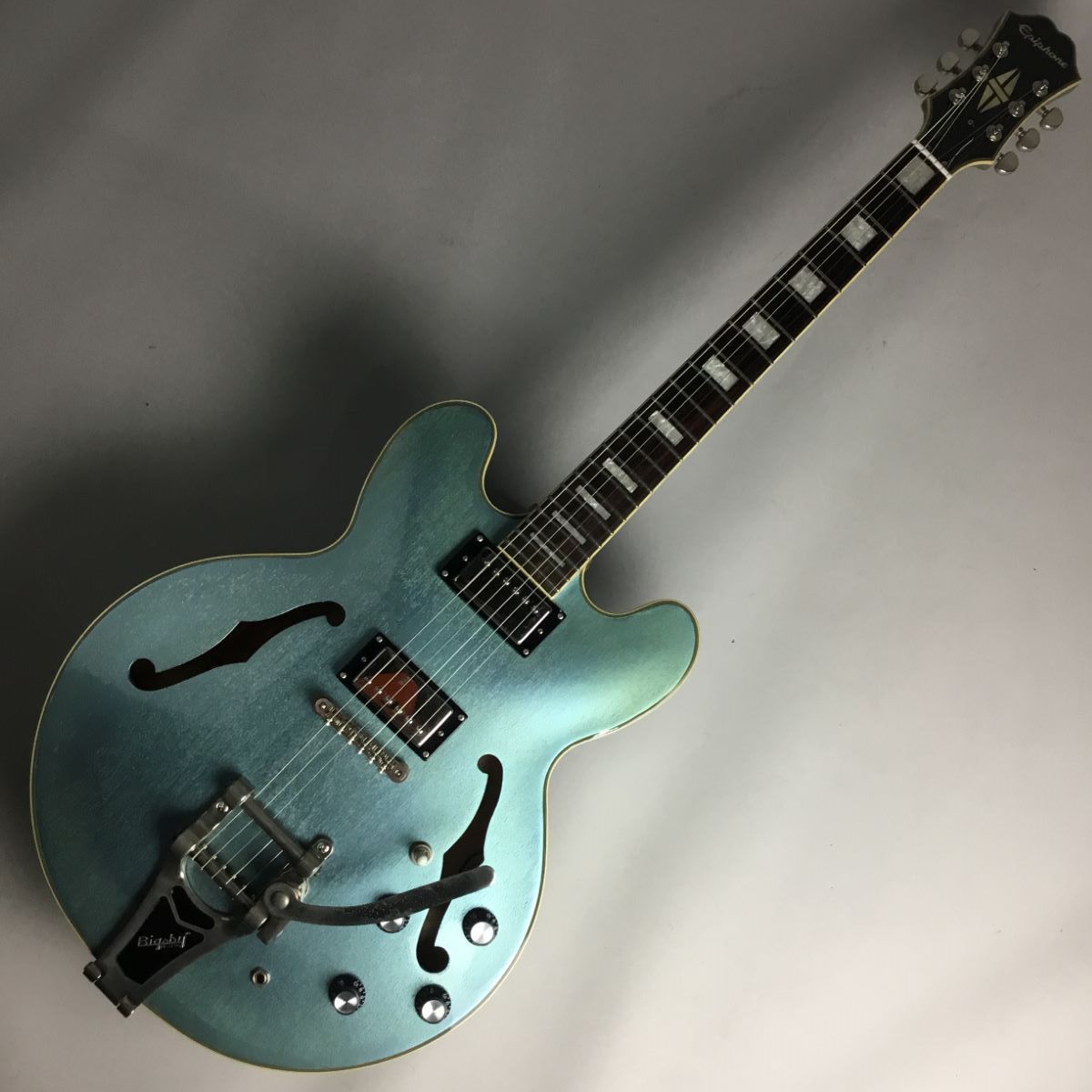 ビグスビー Bigsby B7 ？ セミアコに付けていました。 - ギター