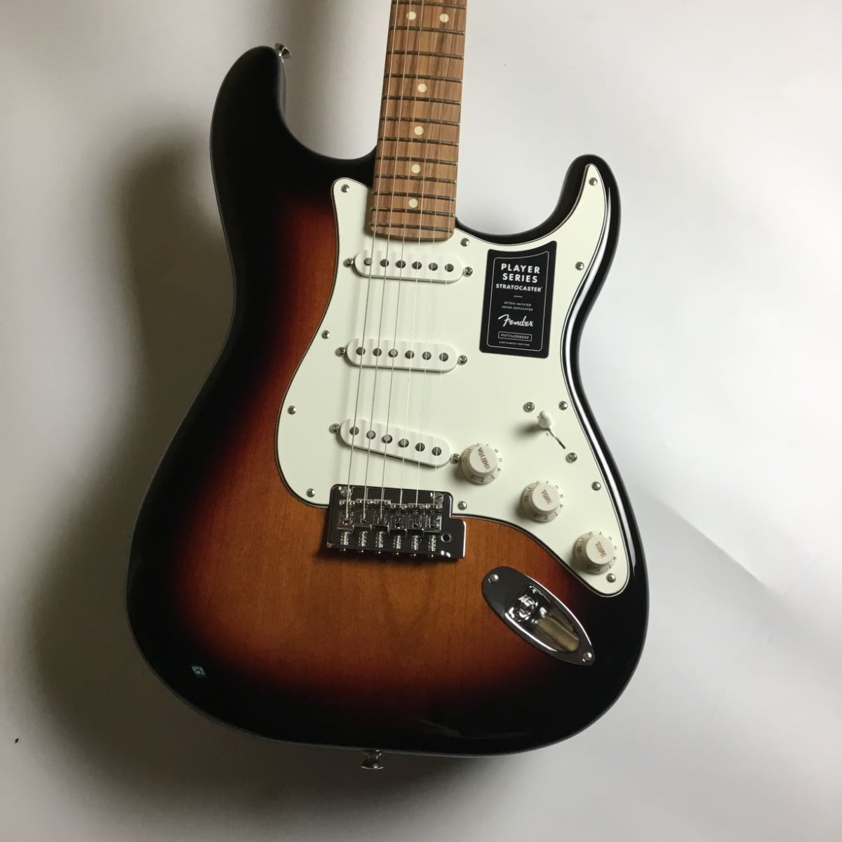 Fender Player Stratocaster Pau Ferro Fingerboard 3-Color Sunburst