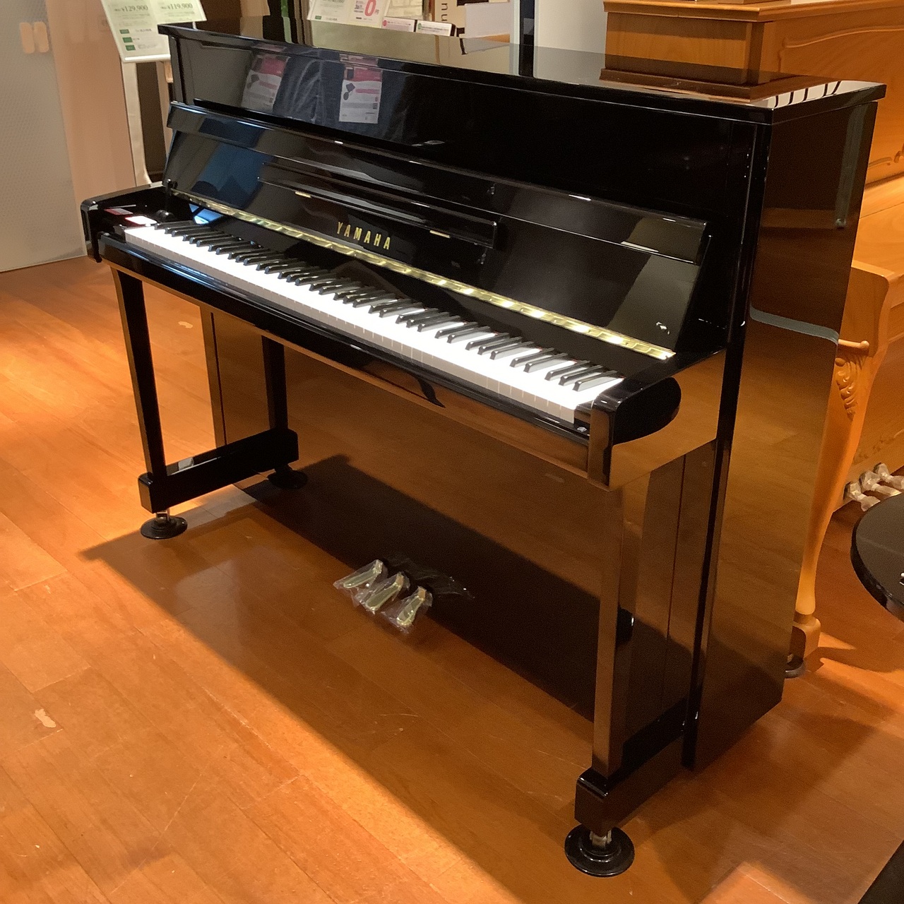 ヤマハ現行モデル　b113 アップライトピアノ