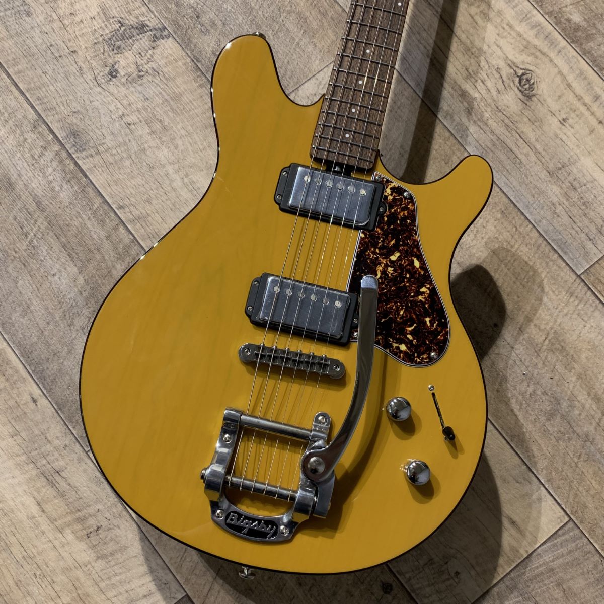 MUSICMAN BFR VALENTINE W/BIGSBY CARMELO ミュージックマン 【 新宿