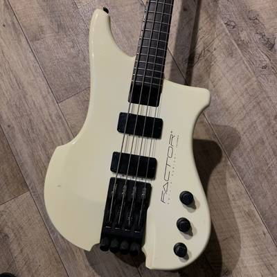 フィルクビキ  Factor Bass 89's non adjuster 24F / Vintage White  【 新宿ＰｅＰｅ店 】