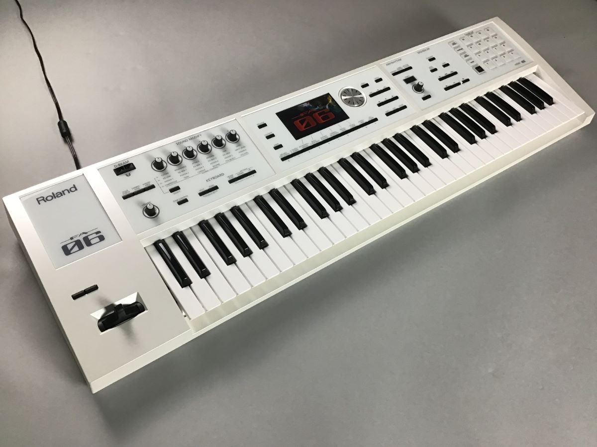 ROLAND　D-20 シンセサイザー　61鍵盤