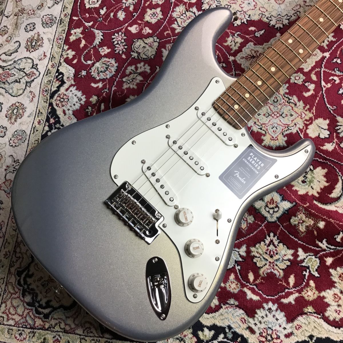 Fender Player Stratocaster Pau Ferro Fingerboard Silver エレキ