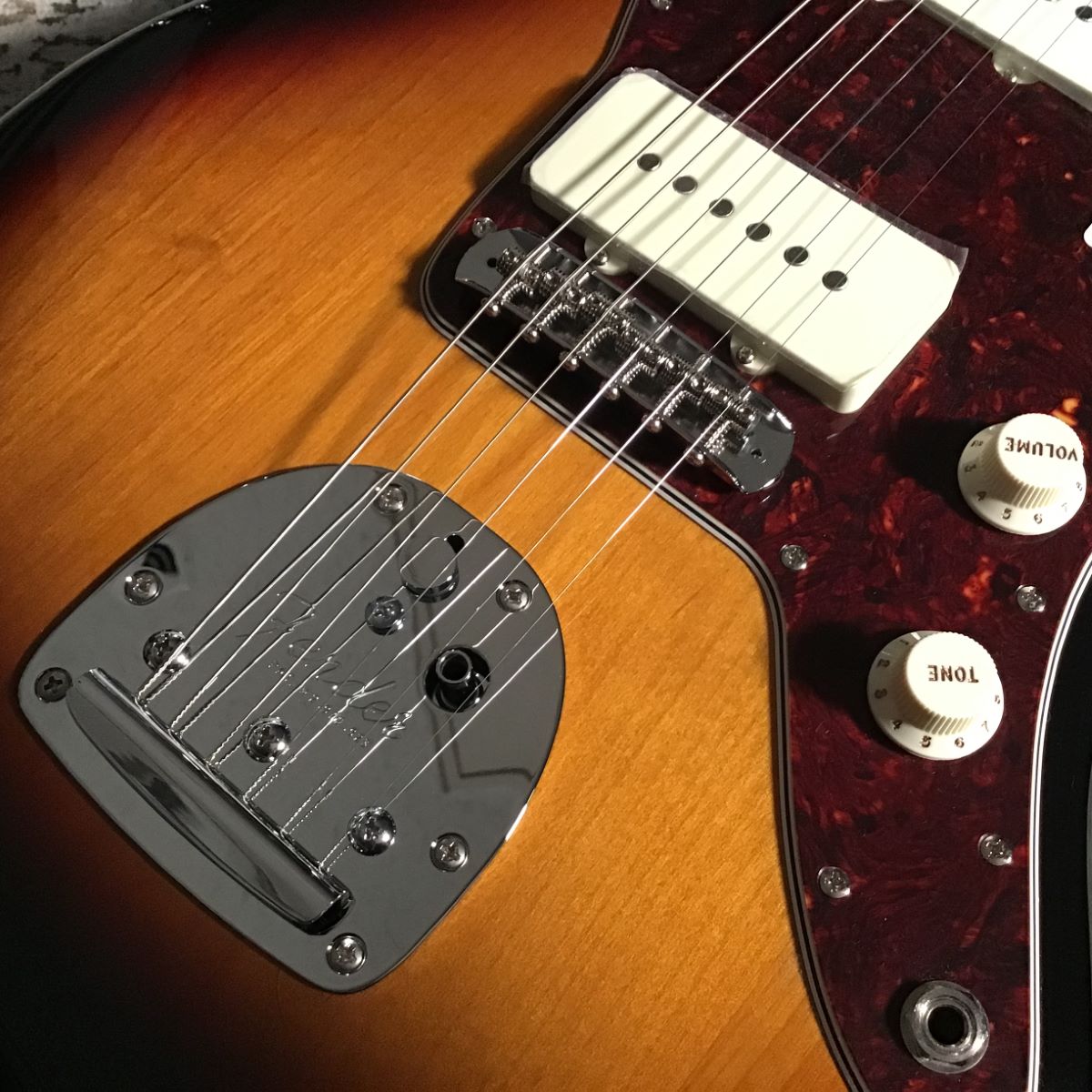 Fender Made in Japan Heritage 60s Jazzmaster 3CS #JD23015885 3.49 