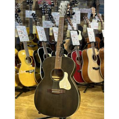 Art & Lutherie  Legacy Q1T アート＆ルシアー 【 三宮オーパ店 】