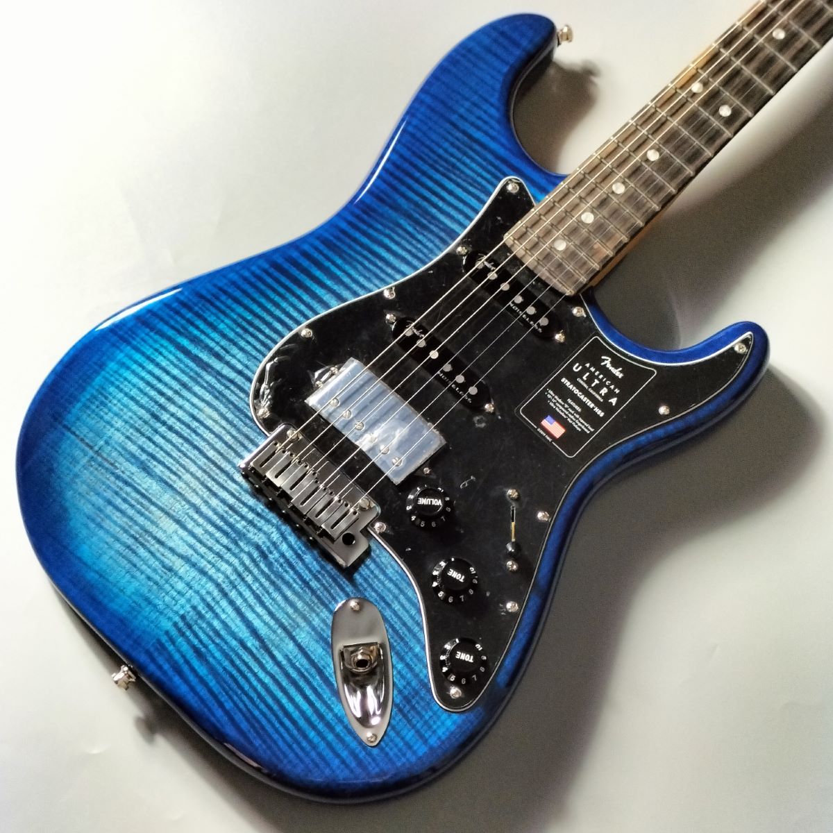 Fender American Ultra Stratocaster HSS | kensysgas.com