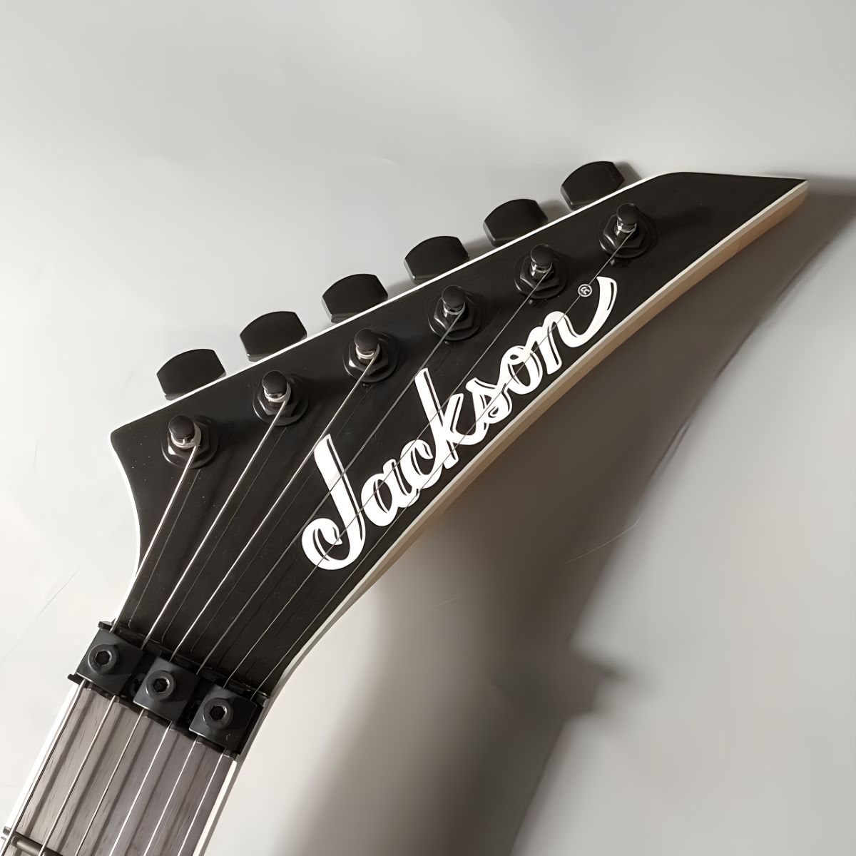 Jackson Pro Plus Series Dinky DKA Ebony Fingerboard Metallic Black
