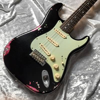 Fender  Custom Built 1969 Stratocaster Journeyman Relic Black Over Pink Paisley #207 マルチレイヤ—塗装 フェンダー 【 イオンモール新利府　南館店 】