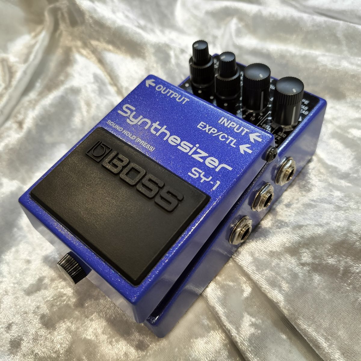 BOSS SY-1 Synthesizer ギター・シンセサイザー・テクノロジー 
