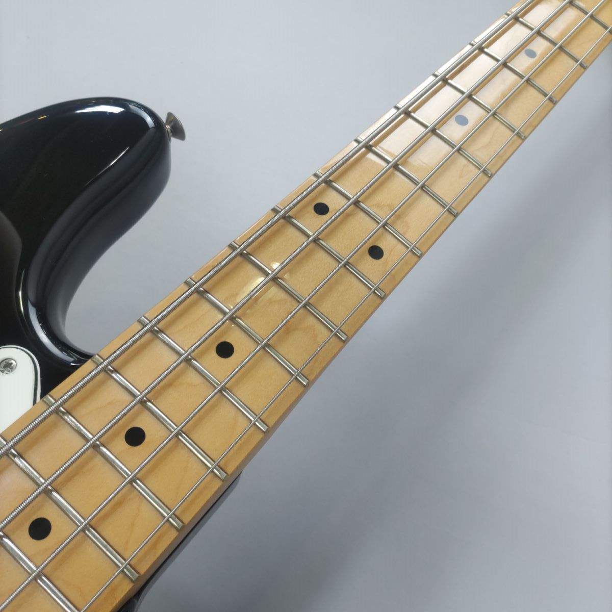 HOT新品0541212　■1円~ Fender フェンダー Precision Bass プレジションベース ナチュラル USA製 N302096 ハードケース付き 中古 フェンダー