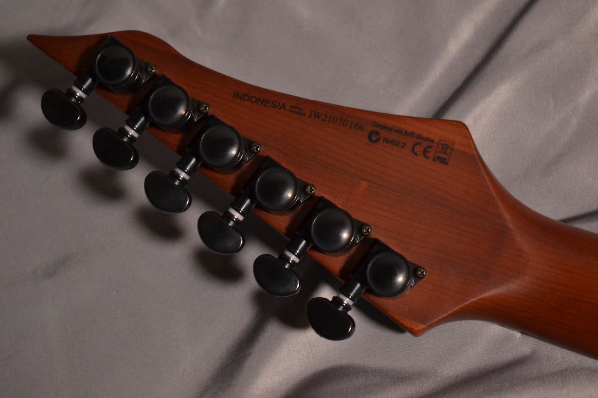 Balaguer Guitars Diablo Standard with Evertune Bridge / Satin