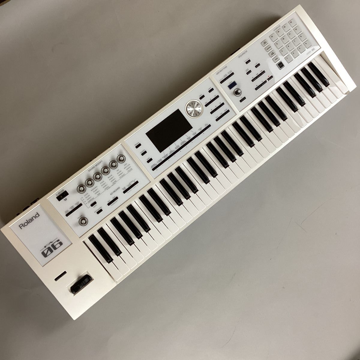 Roland FA-06-SC 【展示品特価】限定ホワイト 61鍵盤 【島村楽器限定
