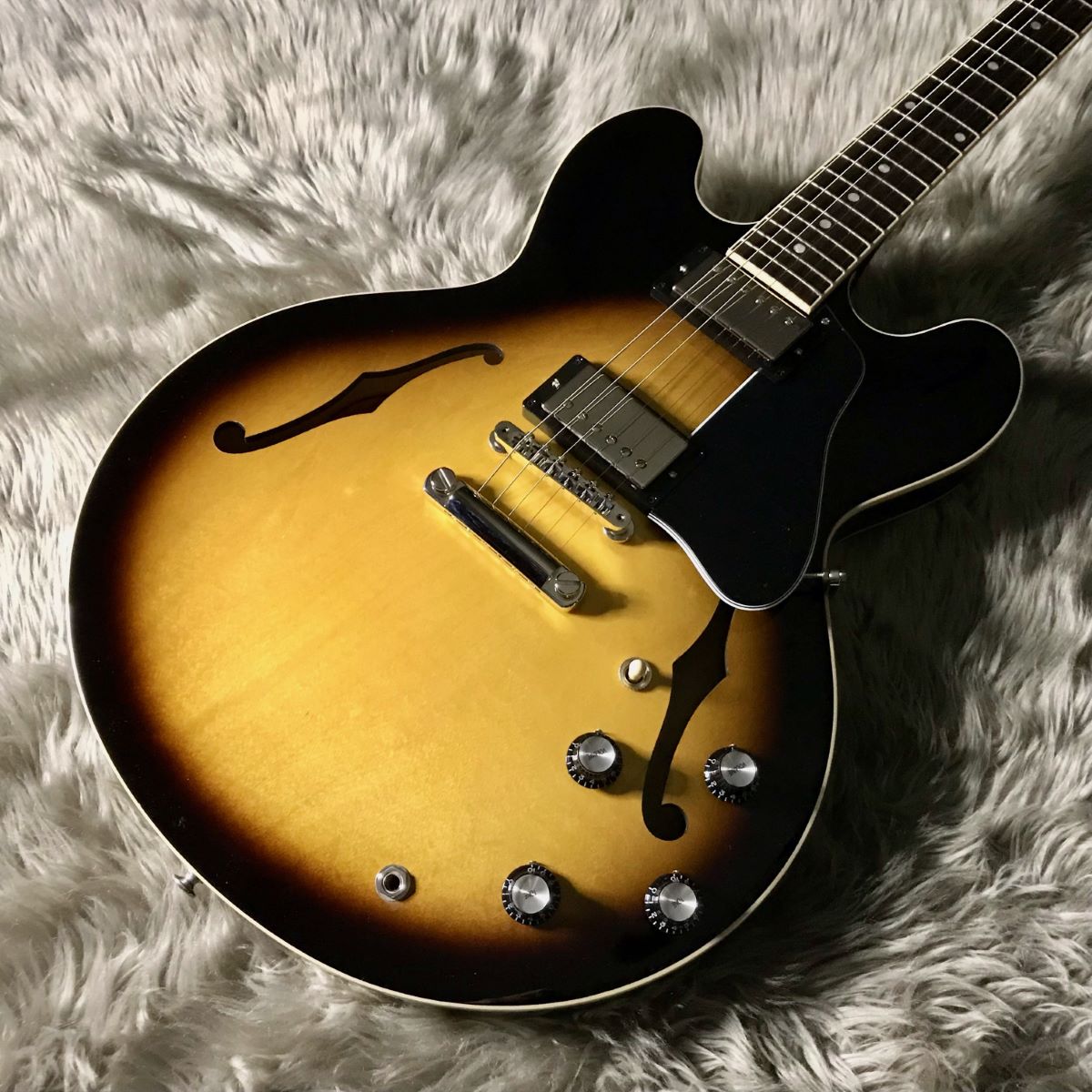 Gibson ES-335 セミアコギター【SN/215630125】【重量3.74kg】【現物