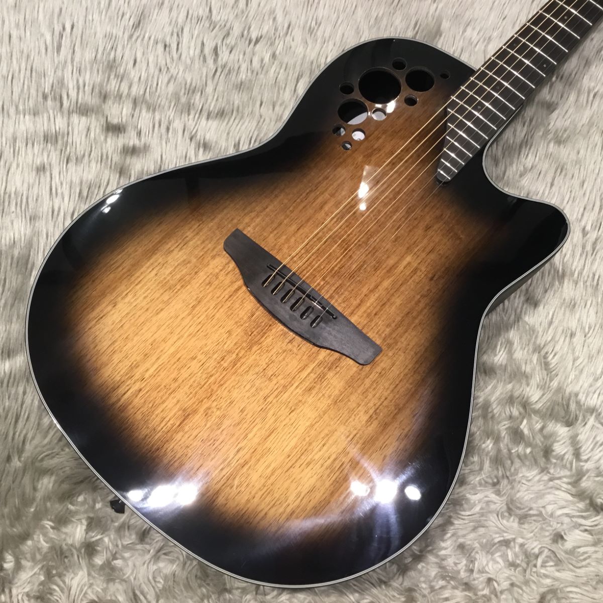 Ovation Celebrity CE44P-ABLKW 限定モデル - ギター