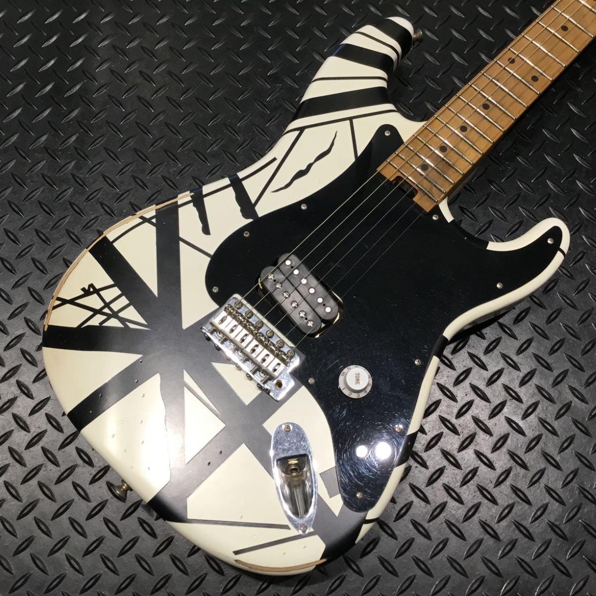 EVH Striped Series '78 Eruption イーブイエイチ 【 イオンモール ...