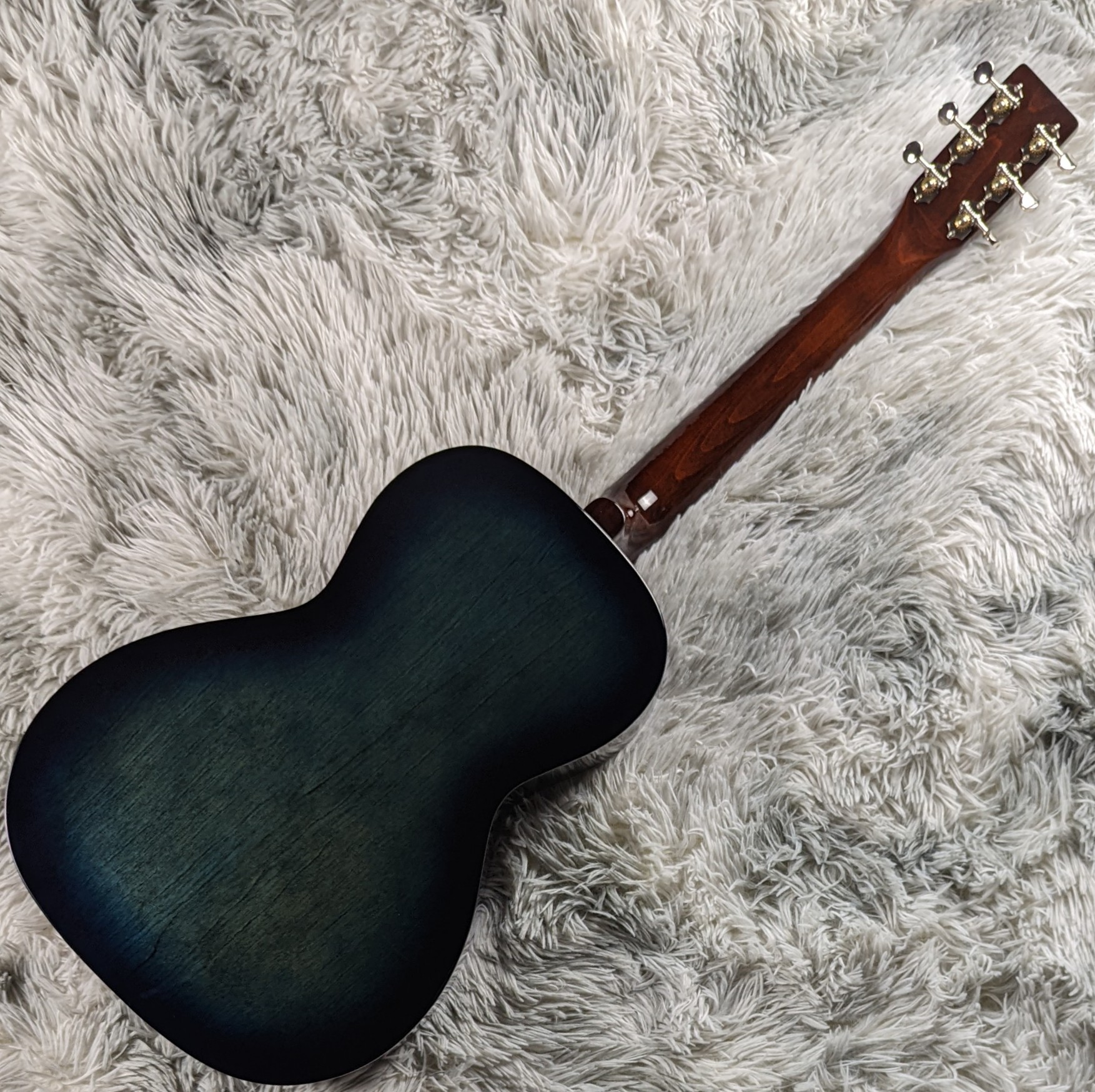 Art & Lutherie Roadhouse HG Q-Discrete / Indigo Burst /【現物画像