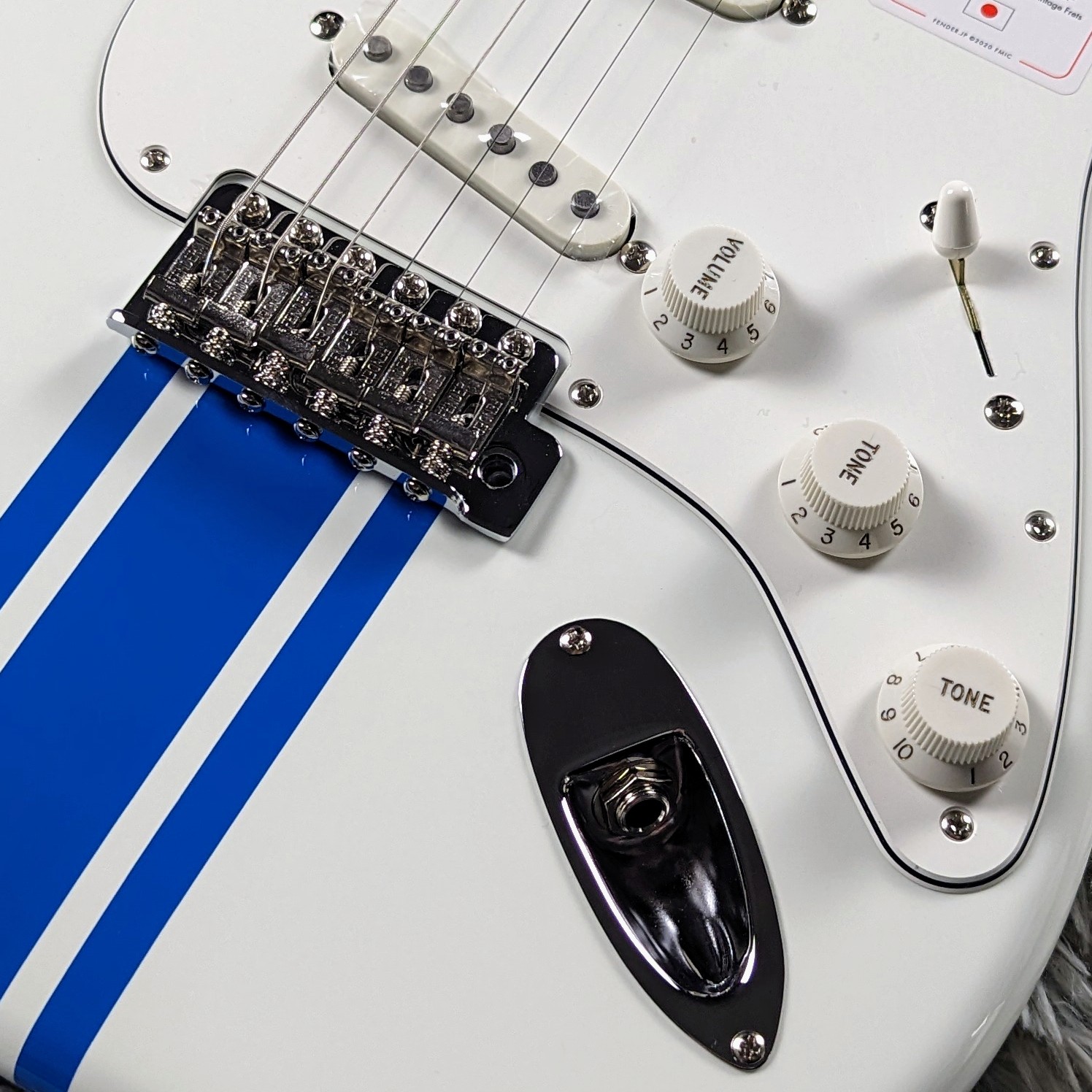 Fender 2023 Collection MIJ Traditional 60s Stratocaster Olympic White with  Blue Competition Stripe【現物画像】11/15更新 フェンダー 【 ラゾーナ川崎店 】 | 島村楽器オンラインストア