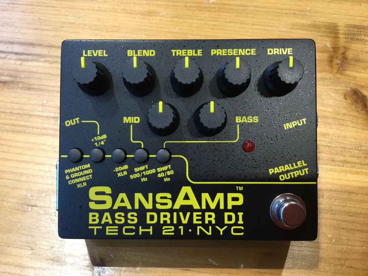 激安 Bass Sansamp Driver TECH21 プリアンプ V2 DI エフェクター