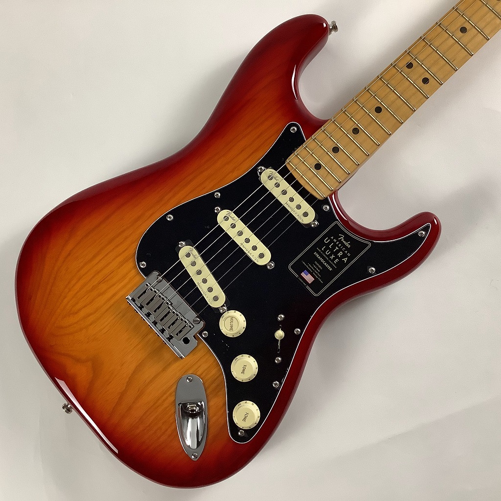 Fender American Ultra Luxe Stratocaster Maple Fingerboard Plasma ...