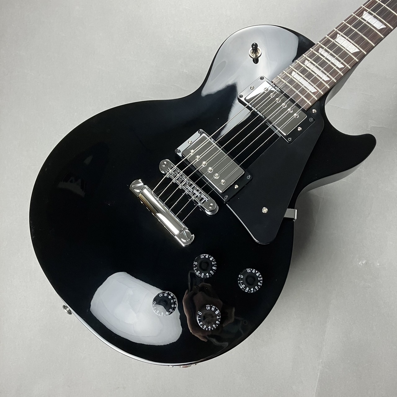 ギブソンレスポールスタジオDC黒8万円で購入させて下さい - ギター