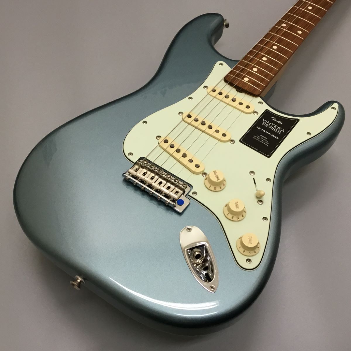 Fender VINTERA 60s Stratcaster Ice Blue Metallic【現物写真