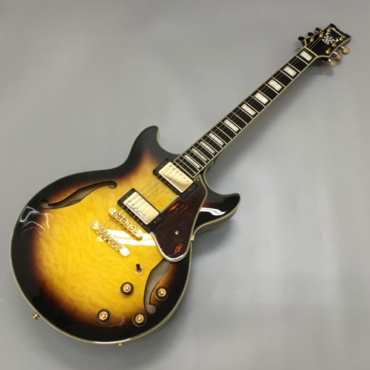 Ibanez AM93QM-AYS Antique Yellow Sunburst セミアコギター【現物写真