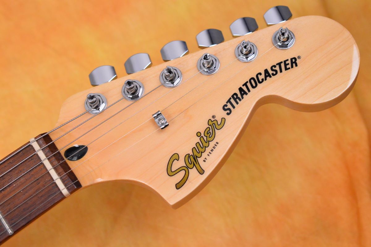 Squier by Fender FSR Affinity Series Stratocaster / Ice Blue 