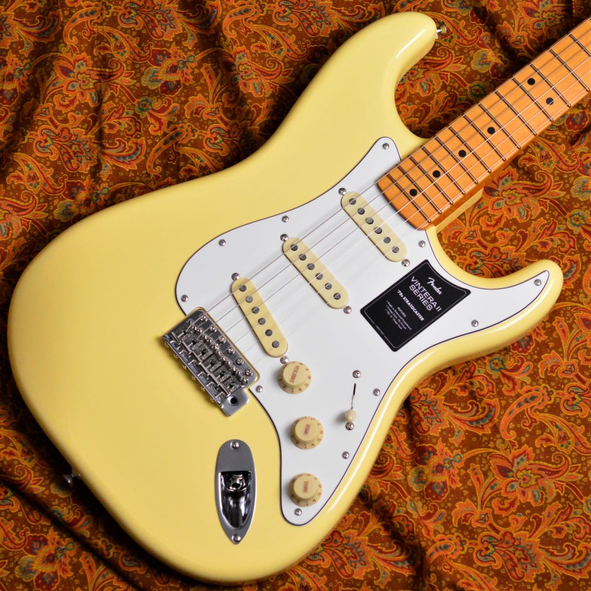 Fender Vintera II '70s Stratocaster / Vintage White フェンダー