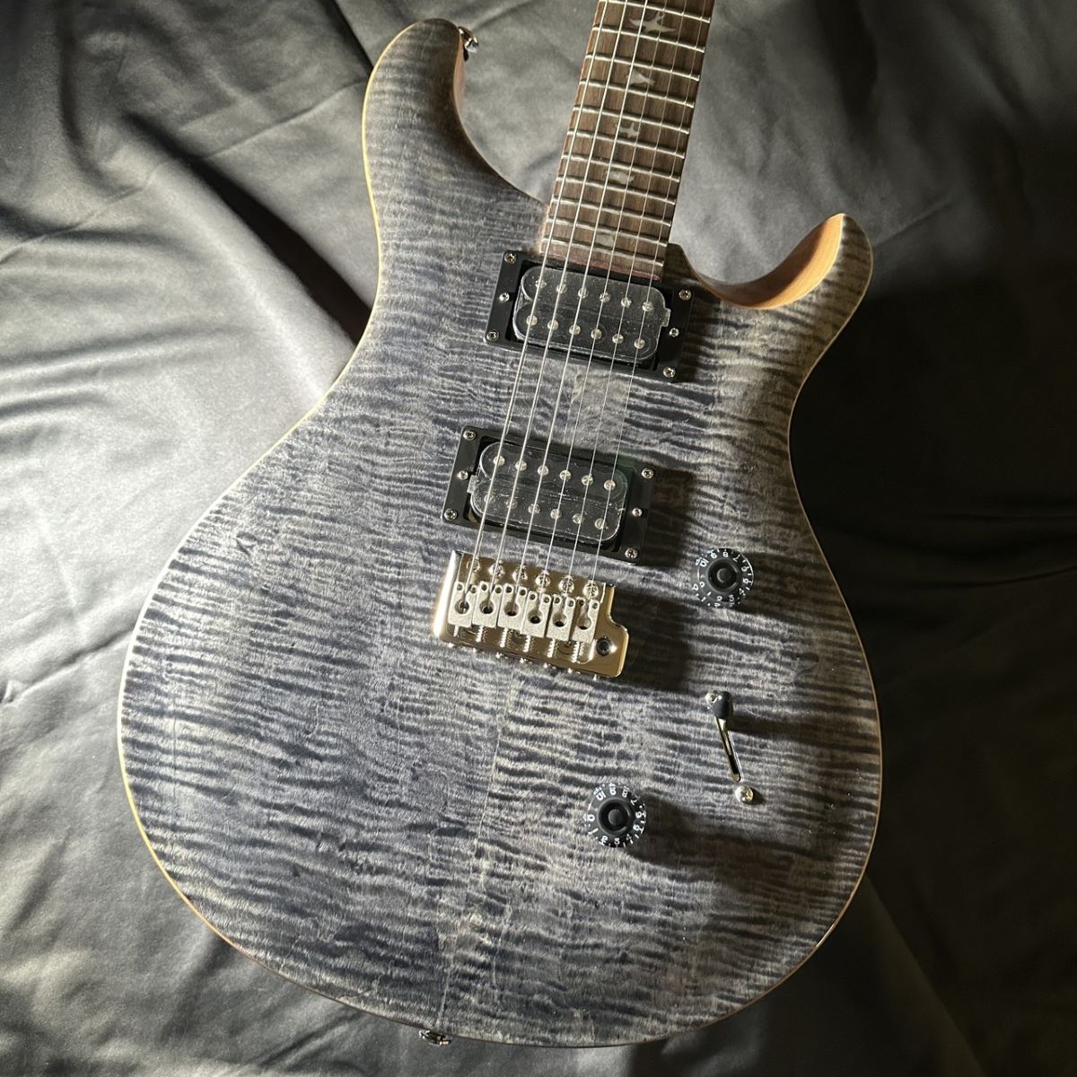 PRS SE CUSTOM 24 エレキギター／Ｃｈａｒｃｏａｌ Ｎａｔｕｒａｌ