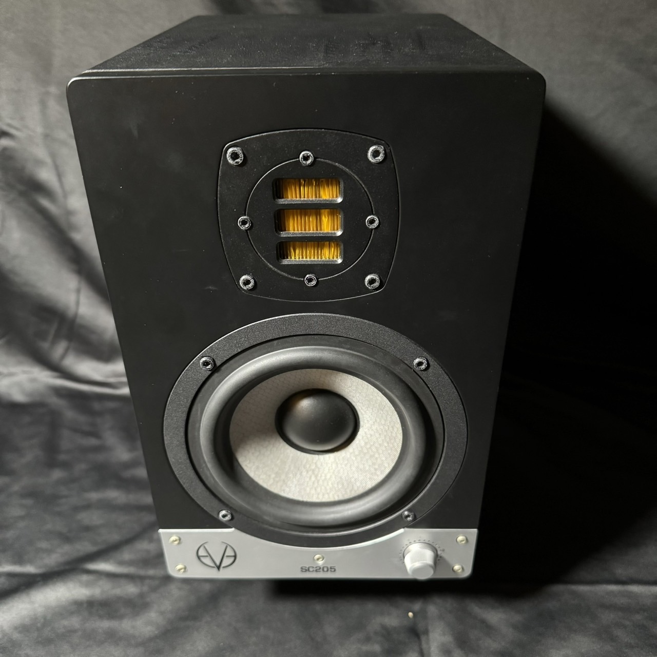 EVE audio SC205 スタジオモニタースピーカー 1台 【現物写真 / 展示品