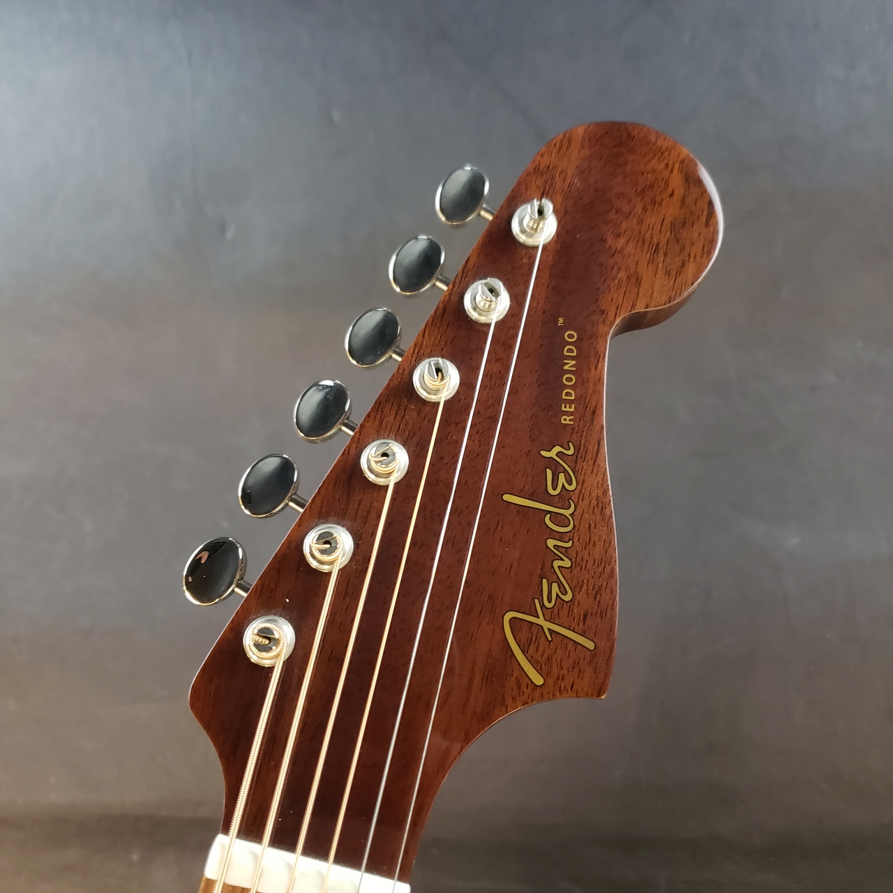 Fender / Redondo Classic Aged Cherry Burst
