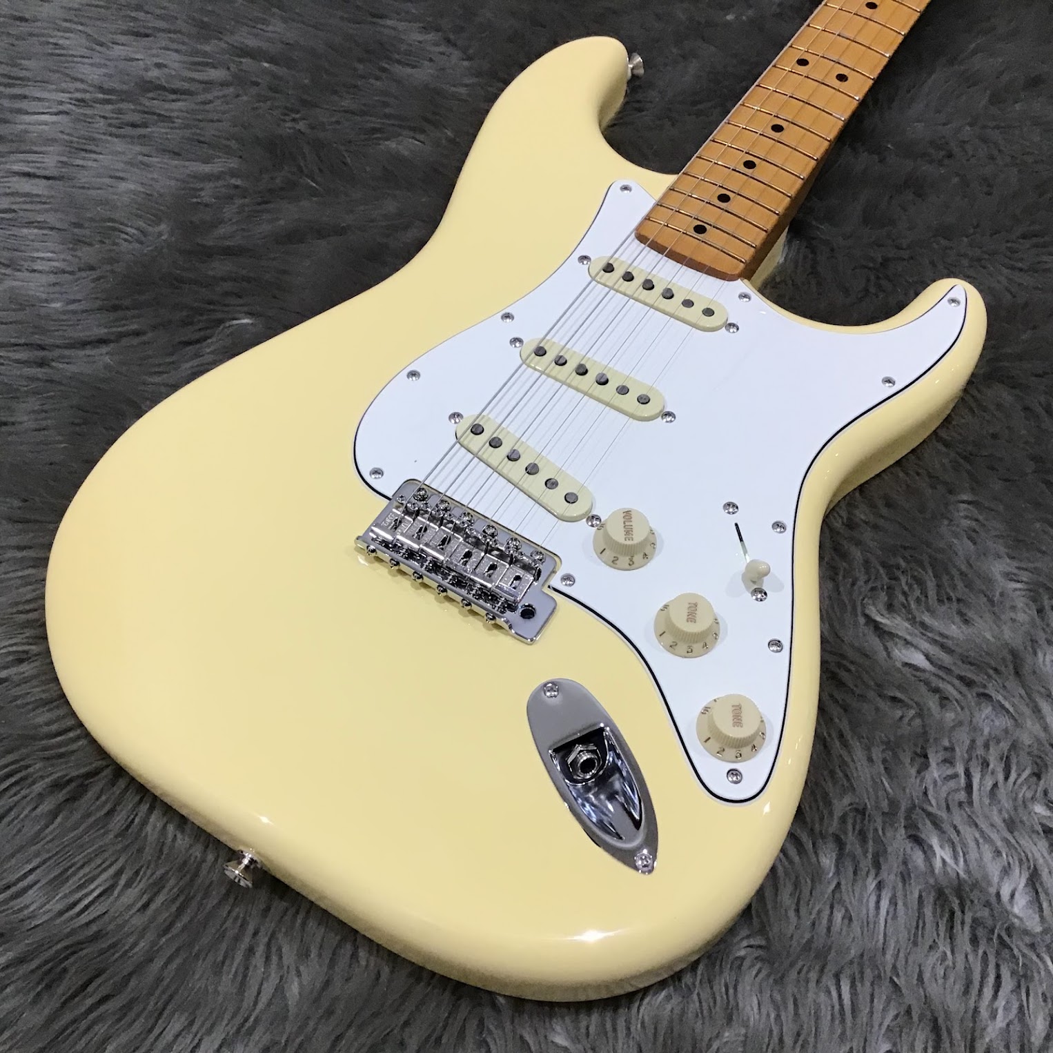 Fender Vintera II '70s Stratocaster Vintage White 【現物写真・送料