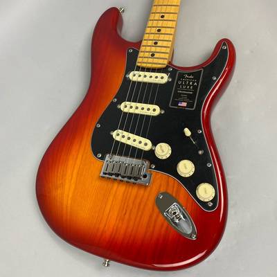 Fender American Ultra Luxe Stratocaster, Maple Fingerboard, Plasma