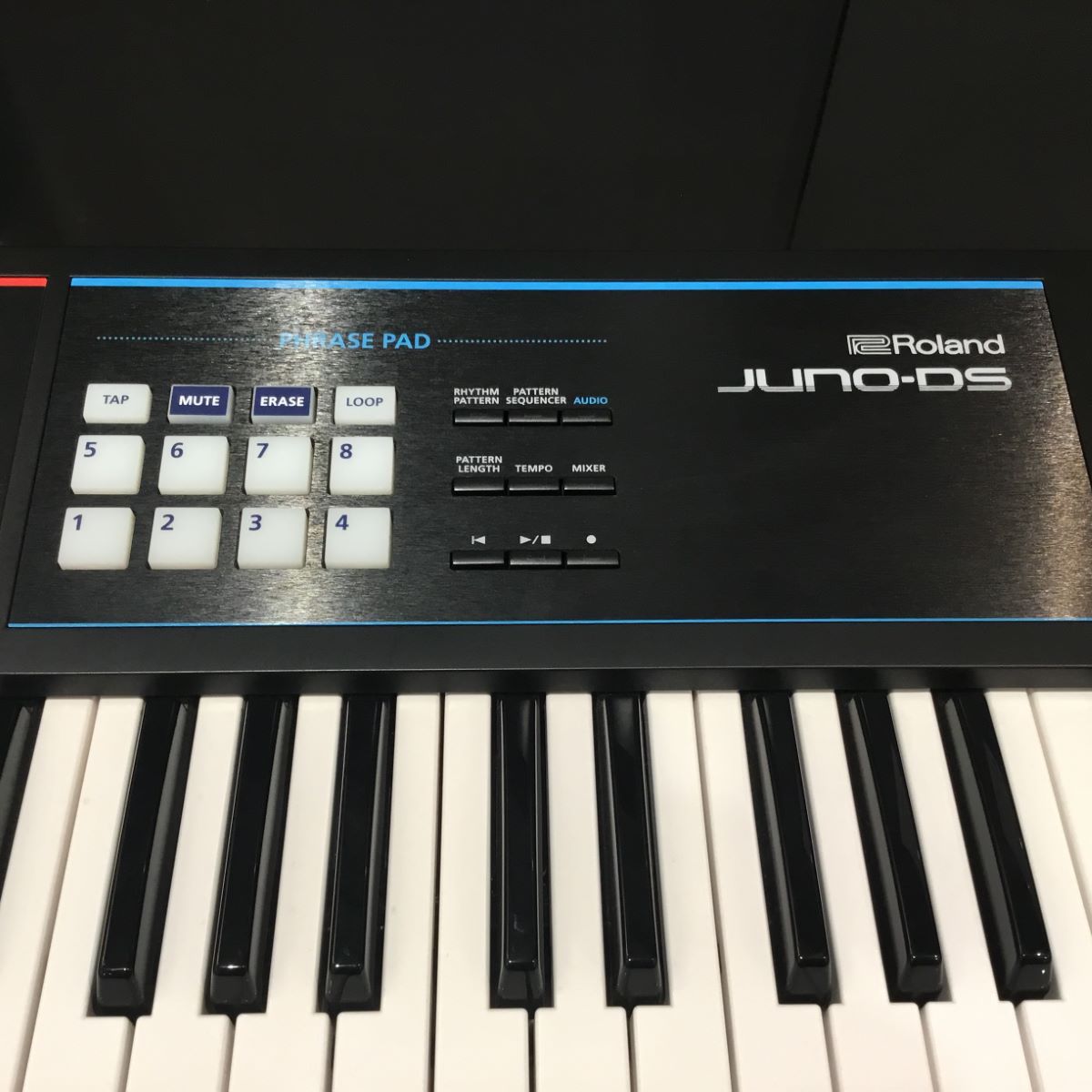 Roland JUNO-DS61 (ブラック) 61鍵盤JUNODS61 ローランド 【 セブン 