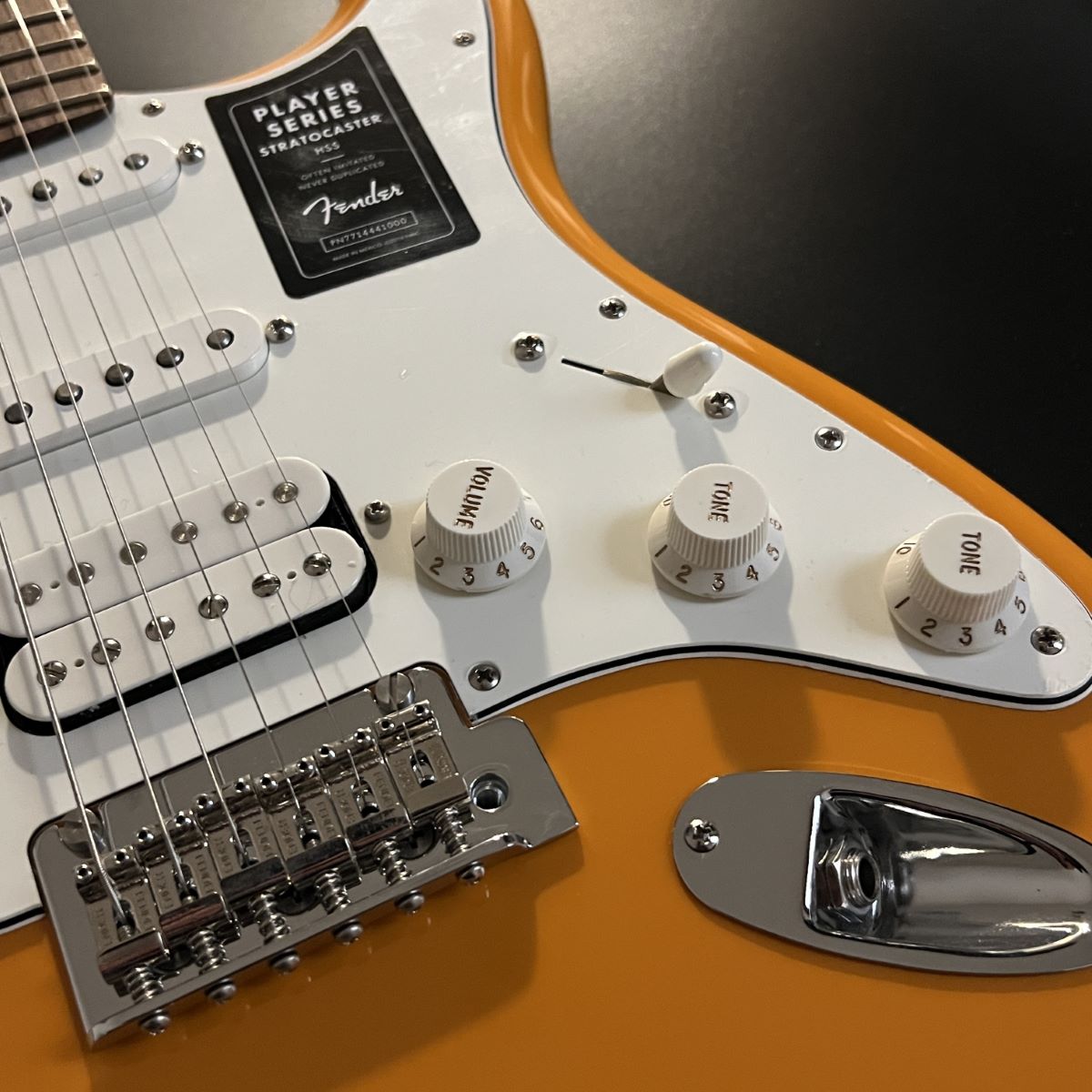 Fender Player Stratocaster HSS Pau Ferro Fingerboard Capri Orange 