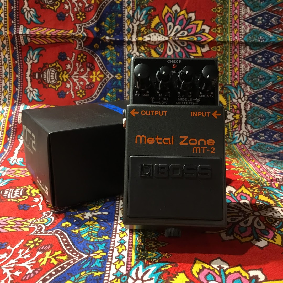 BOSS MT-2 Metal Zone メタルゾーン　エフェクター