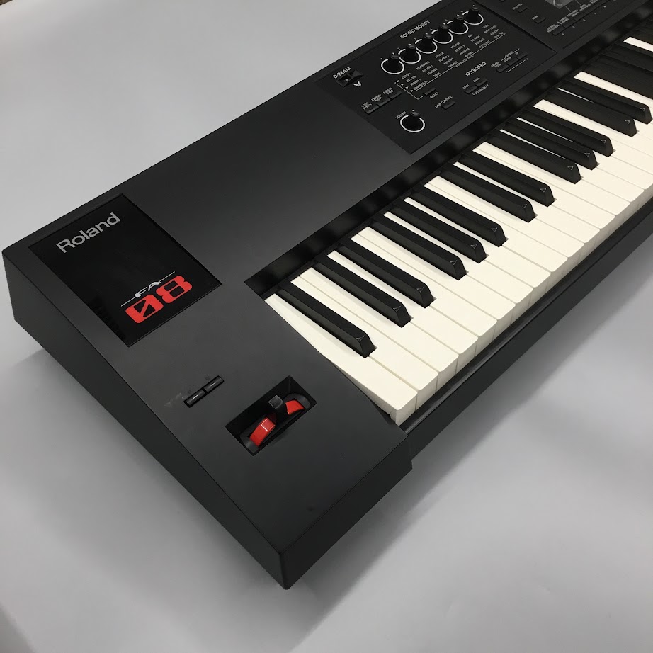Roland FA08 ミュージック・ワークステーション - 鍵盤楽器