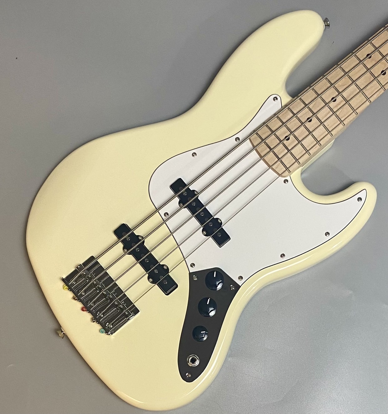 Squier by Fender Affinity Series Jazz Bass V (Olympic White/Maple)