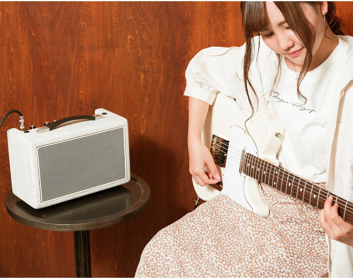 LGA-10 Milkey Whiteギターアンプ 10W 幅30cm 高さ14cm コンパクト 小型 白 ホワイト 関連画像