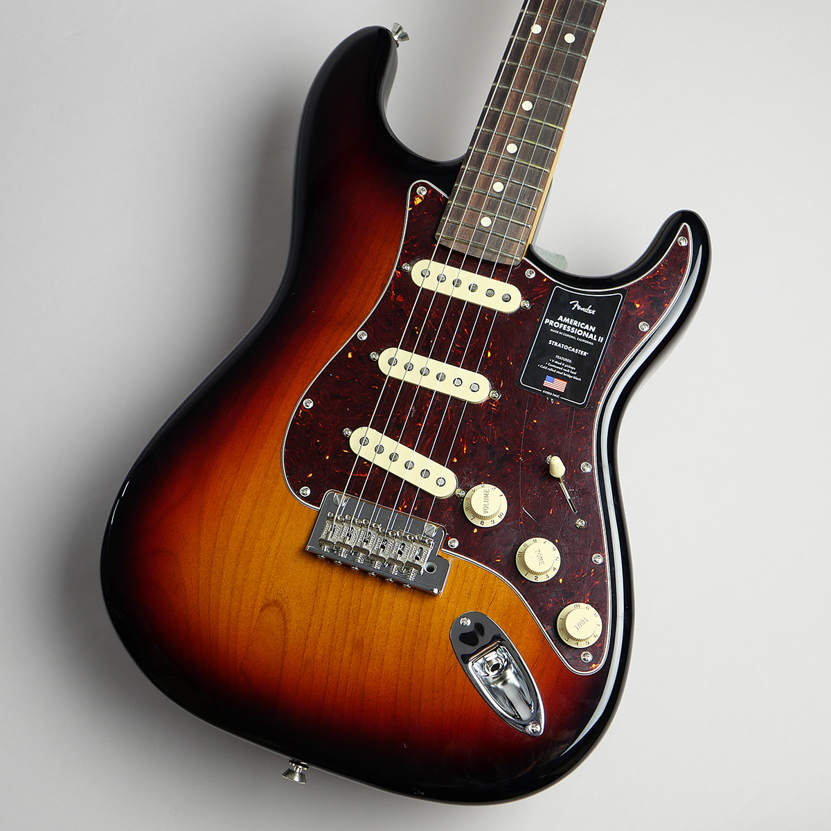Fender American Professional II Stratocaster 3-Color Sunburst エレキギター フェンダー  アメリカンプロフェッショナル2 ストラトキャスター未展示品・調整済み | 島村楽器オンラインストア
