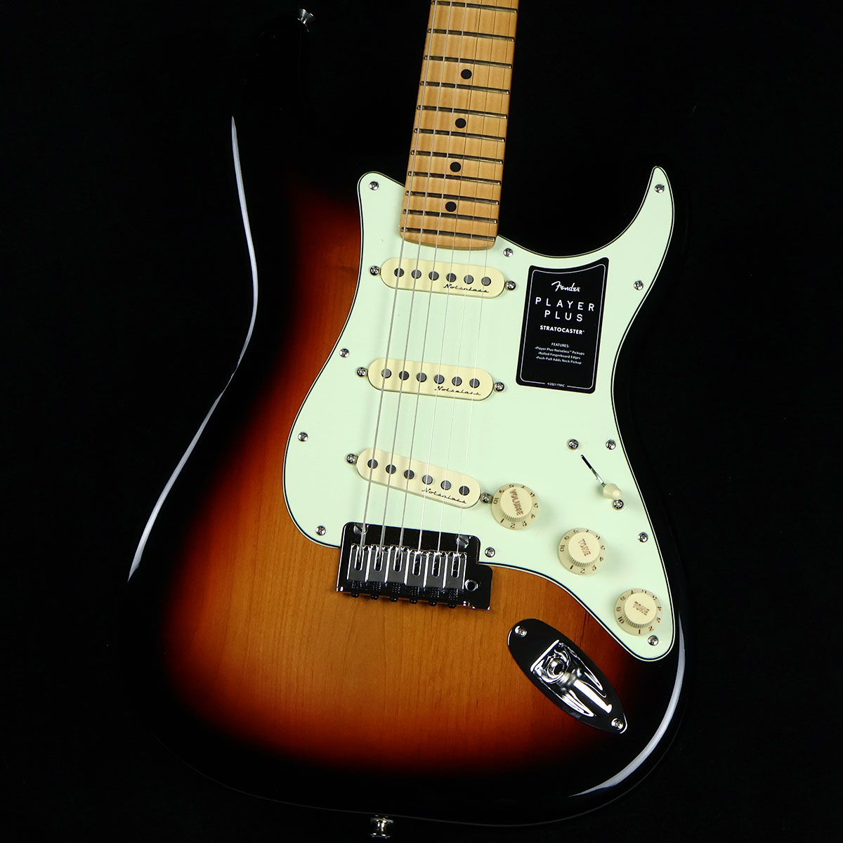 Fender Player Plus Stratocaster 3-Color Sunburst エレキギター